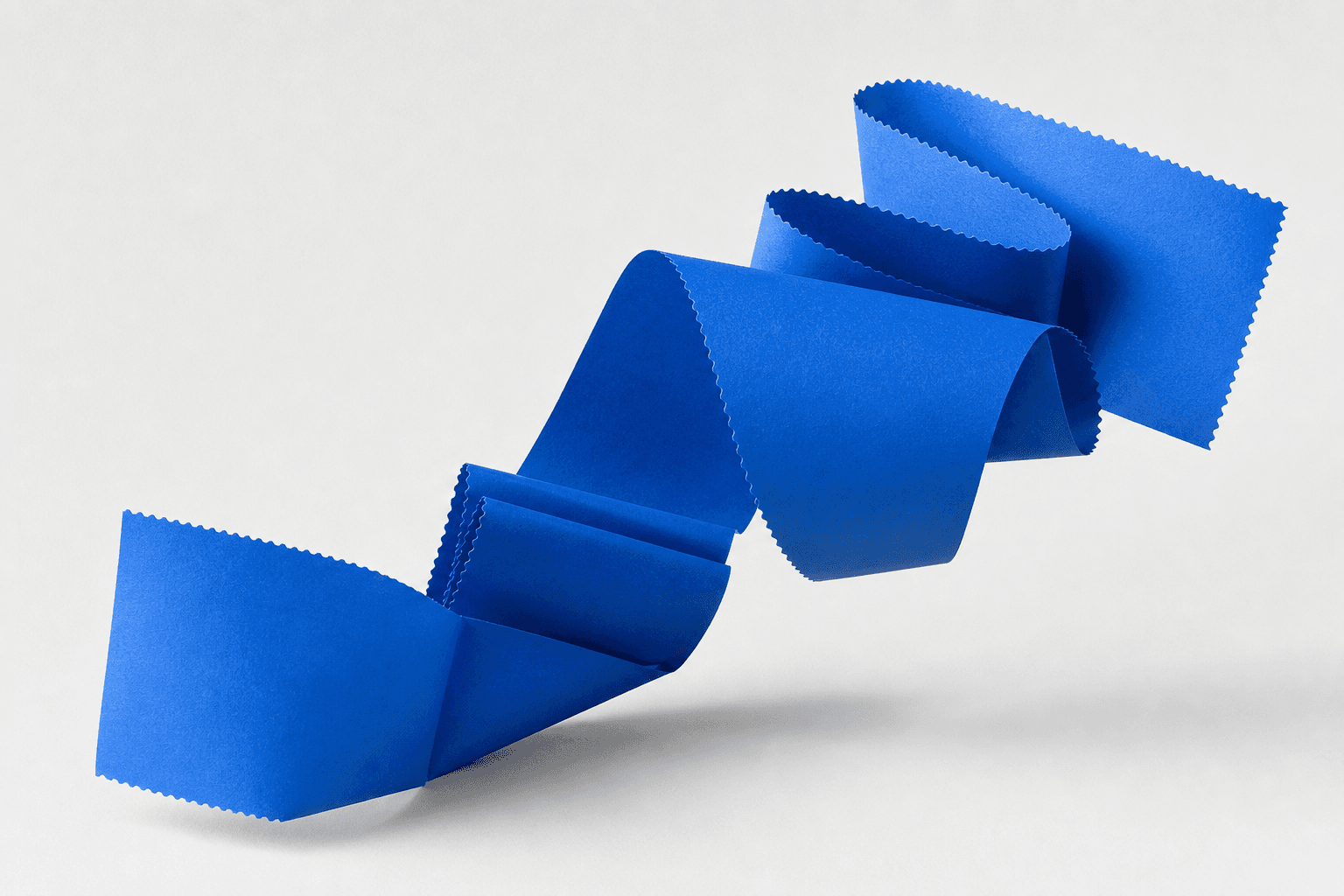 Papel térmico azul plegado, recurso visual de TributAR